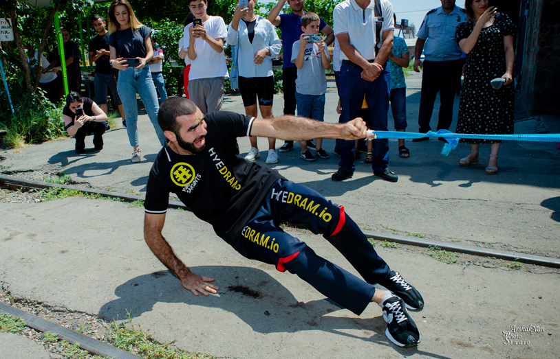 Armenian Strongman Yuri Sakunts Sets New World Record